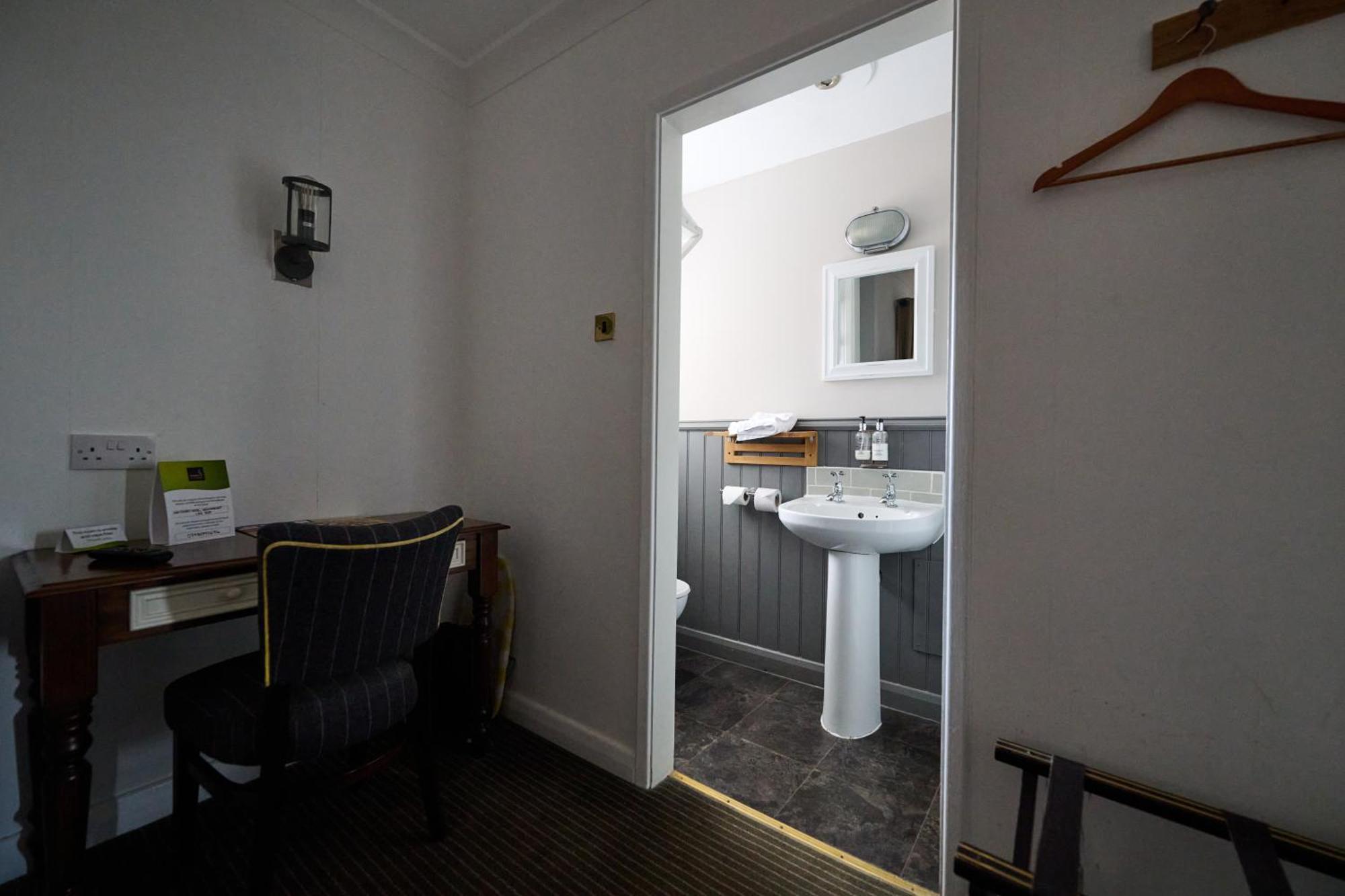 White Hart, Newmarket By Marston'S Inns Екстер'єр фото