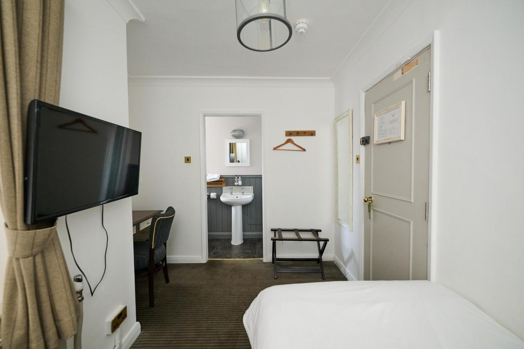White Hart, Newmarket By Marston'S Inns Екстер'єр фото