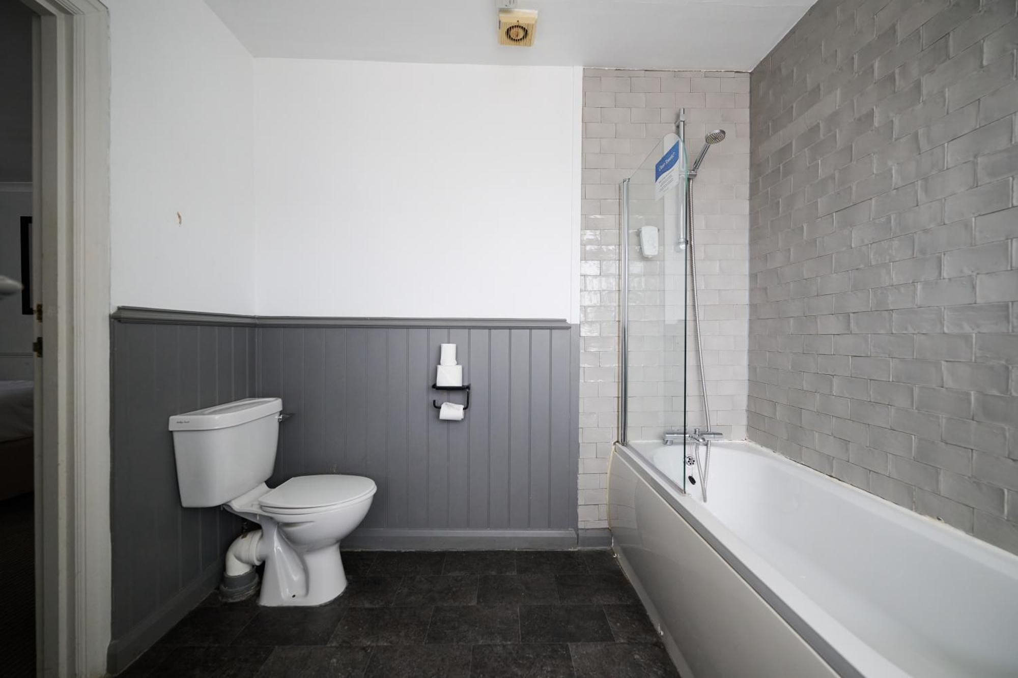 White Hart, Newmarket By Marston'S Inns Екстер'єр фото