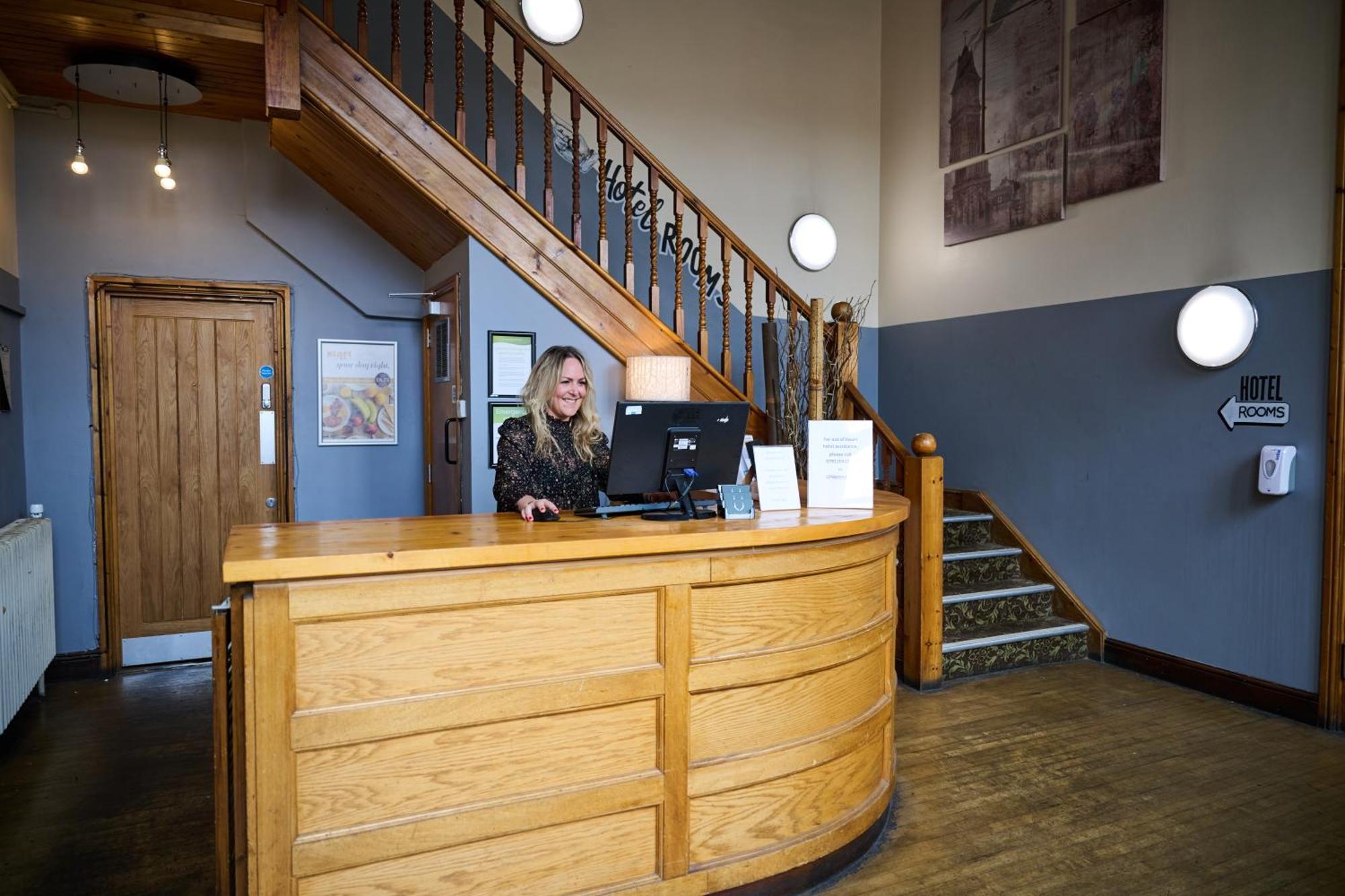 White Hart, Newmarket By Marston'S Inns Екстер'єр фото
