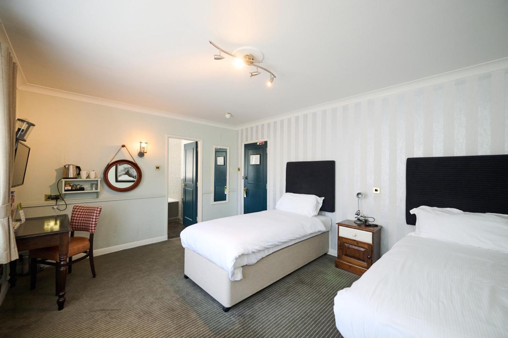 White Hart, Newmarket By Marston'S Inns Екстер'єр фото