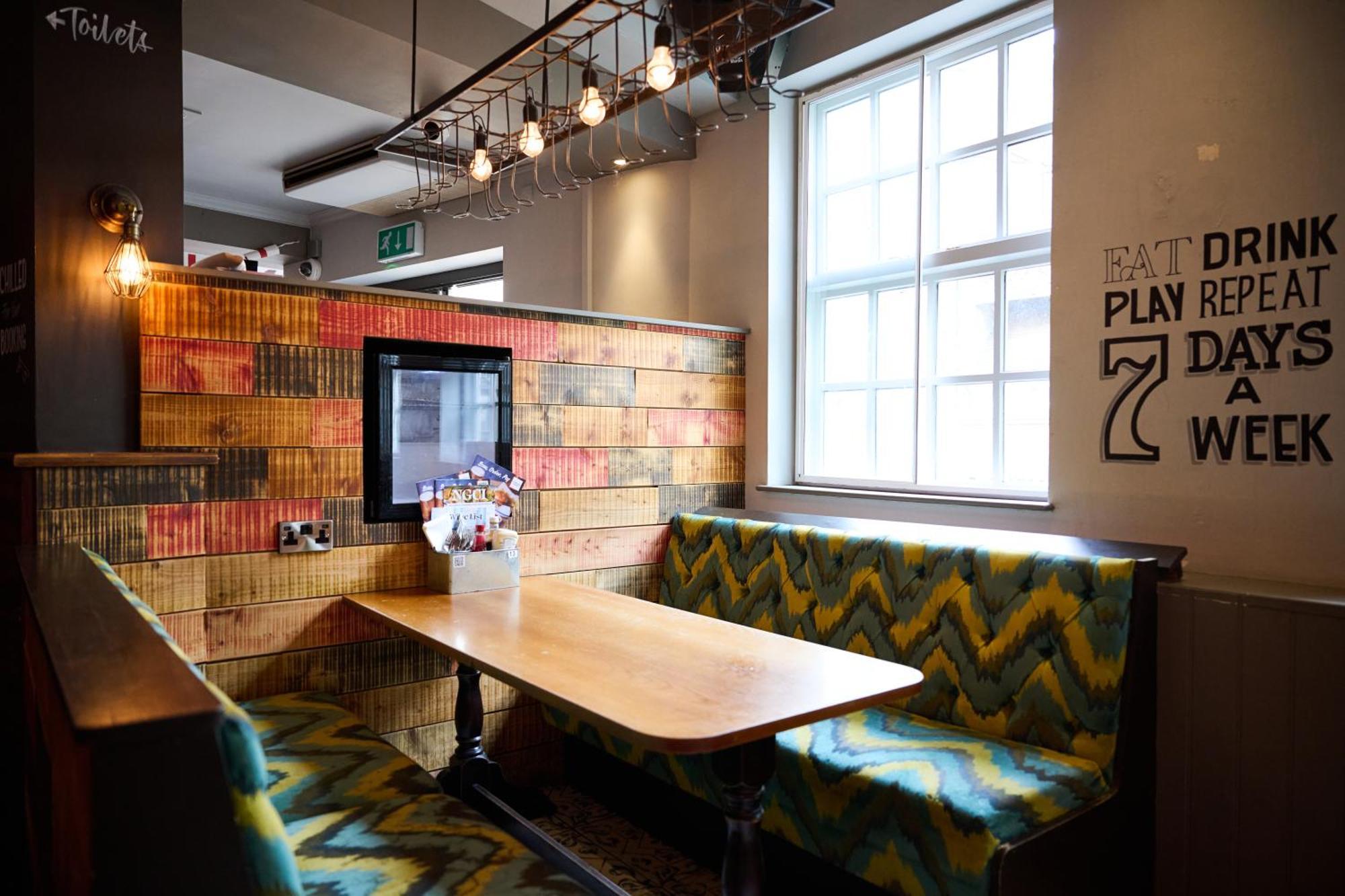 White Hart, Newmarket By Marston'S Inns Екстер'єр фото