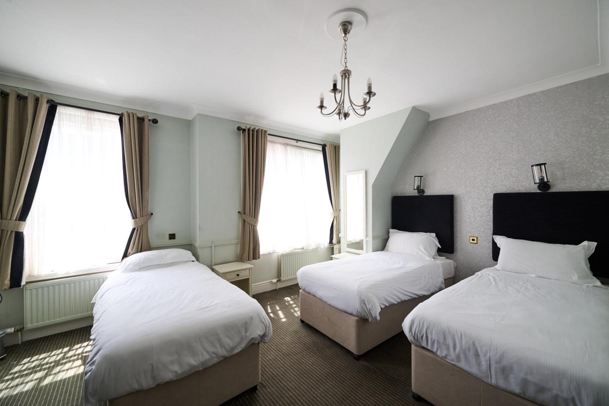White Hart, Newmarket By Marston'S Inns Екстер'єр фото